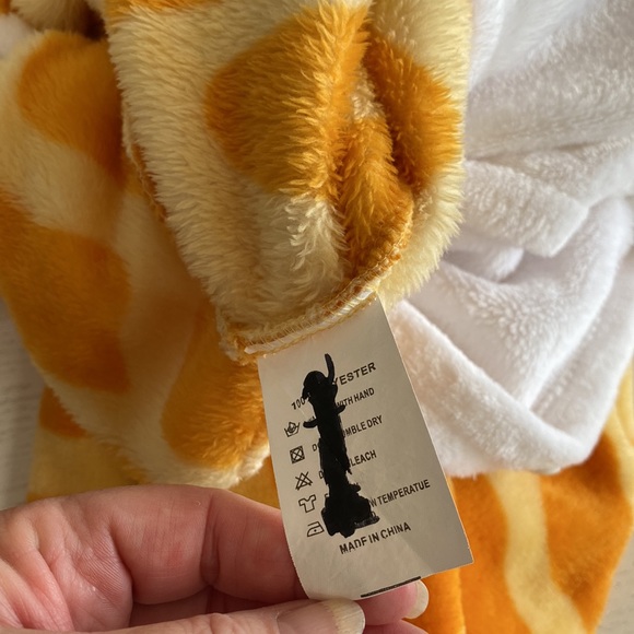Giraffe Plush Onesie - Picture 4 of 5